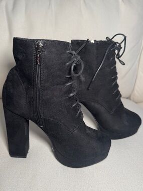 Nature Breeze Black Lace-Up Platform Ankle Boots